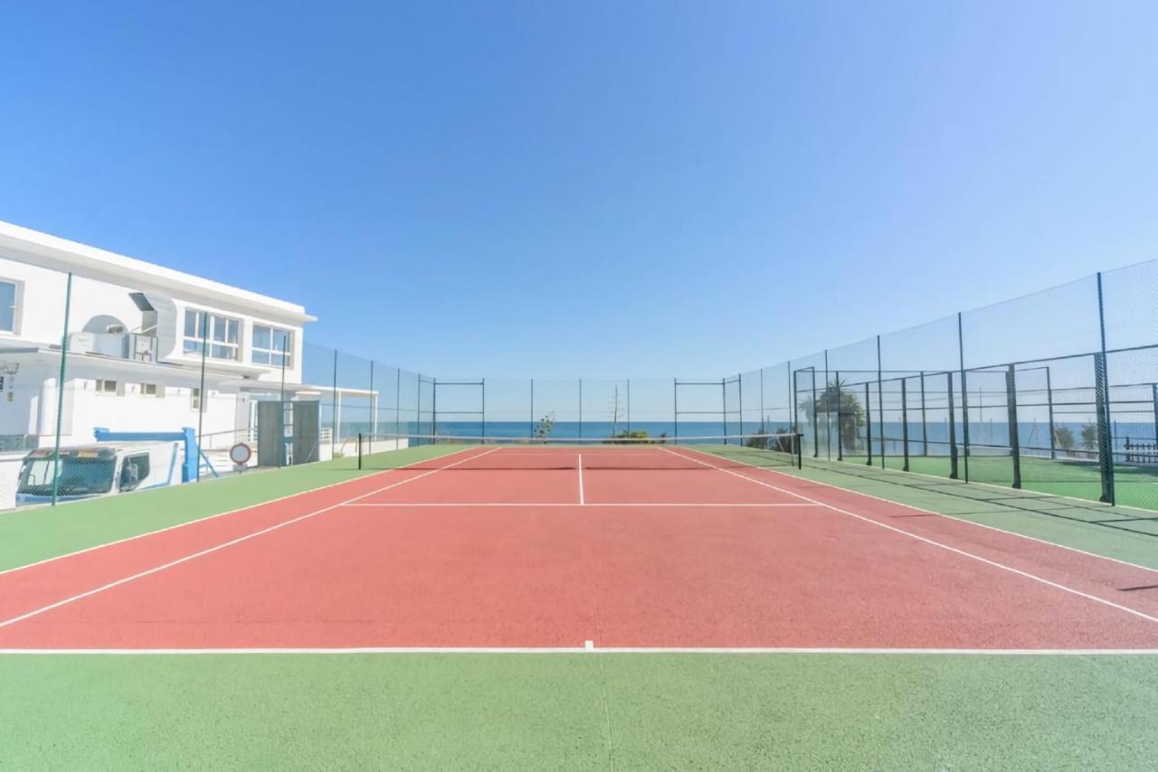 Urbanization On The Beach Front 1-3 卡拉德米哈斯 外观 照片