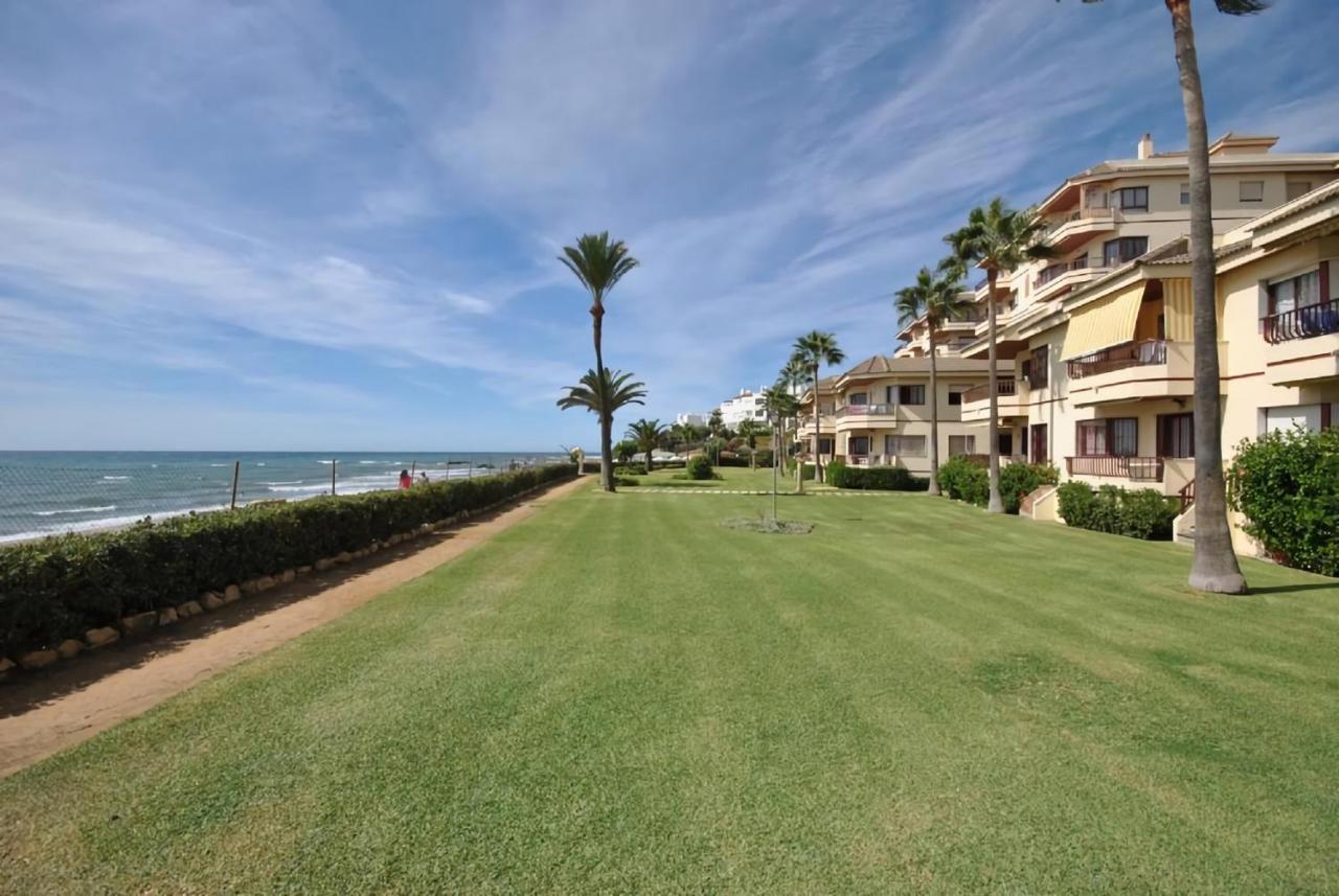 Urbanization On The Beach Front 1-3 卡拉德米哈斯 外观 照片