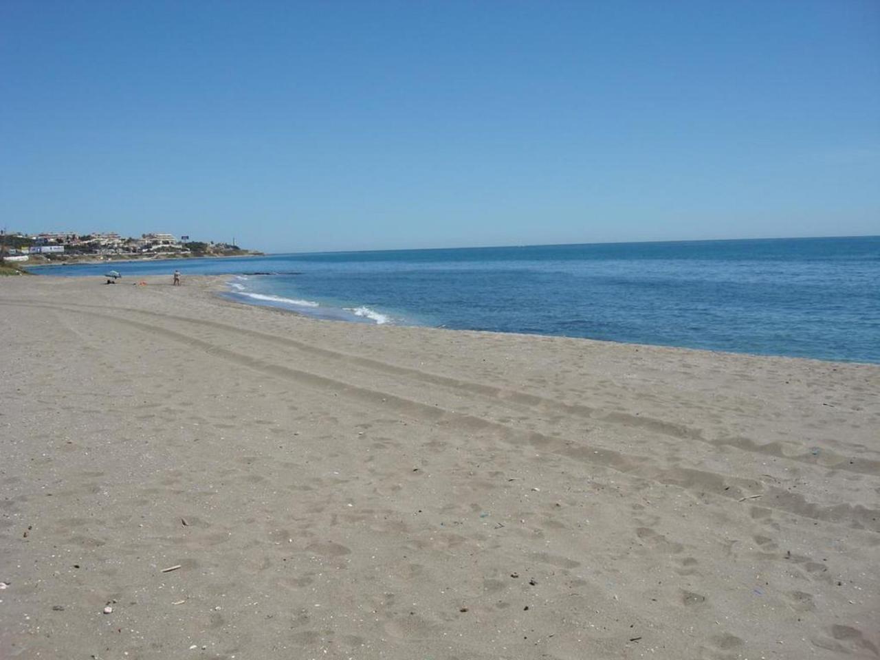Urbanization On The Beach Front 1-3 卡拉德米哈斯 外观 照片